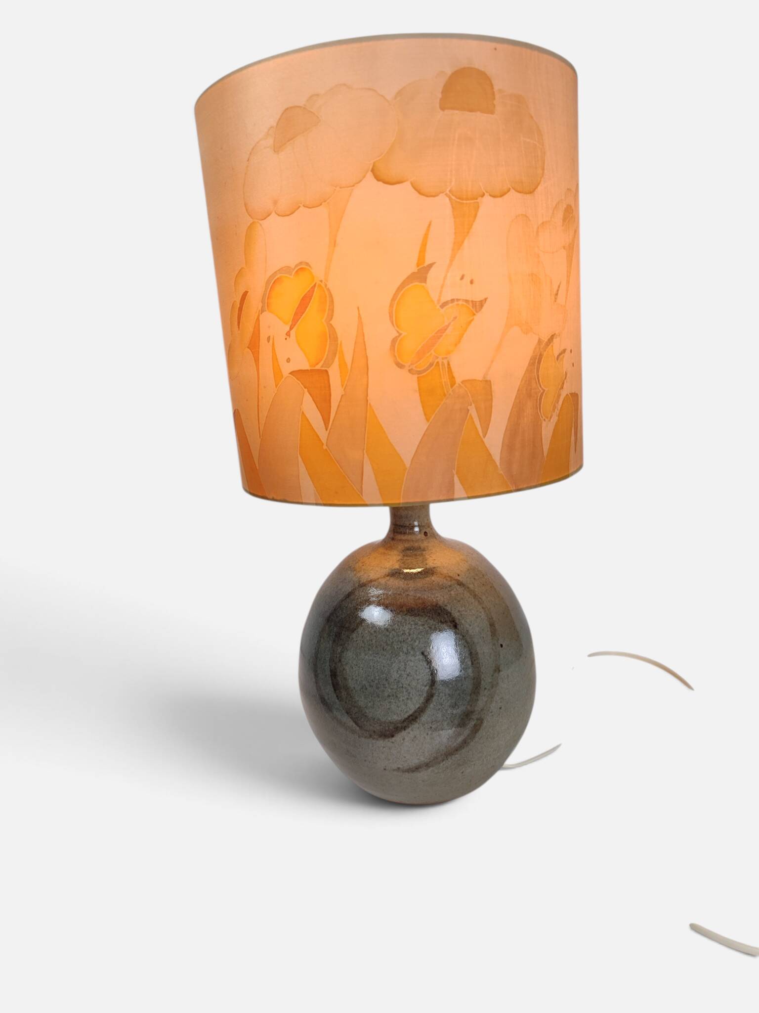 1970s table lamp in ceramic, signed, with a hand-painted silk shade.