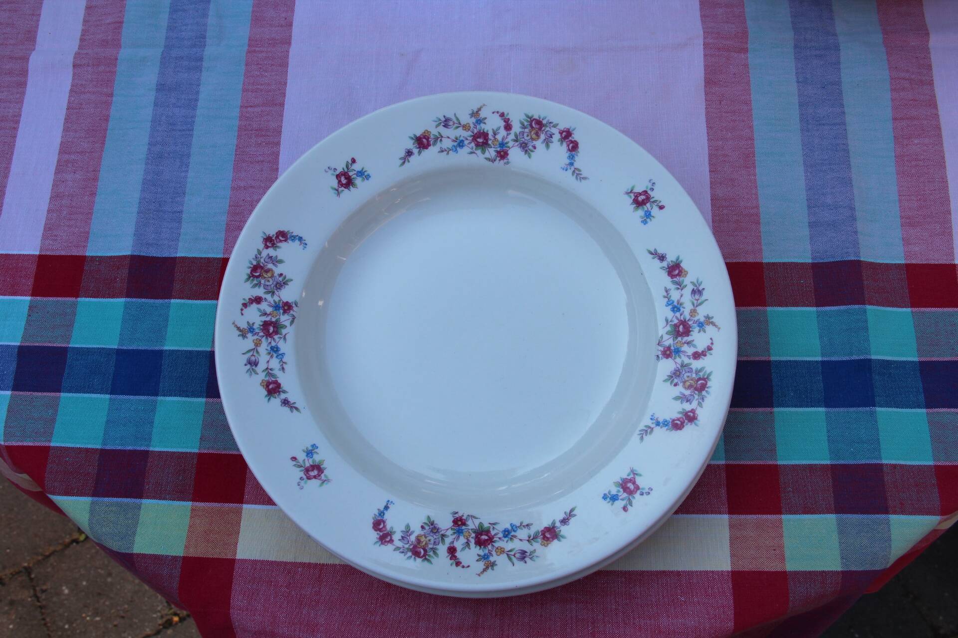 Maastricht faience dinnerware set