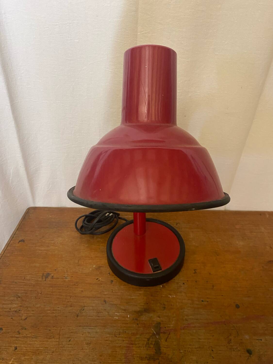 Antique style desk lamp aluminor red metal + black plastic vintage