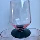 Lot de 4 verres à pieds roses et pieds noirs art déco années 30