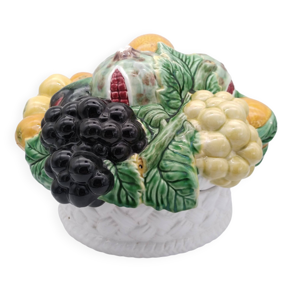 Corbeille à fruit avec couvercle.Barbotine emailée. Grand modèle.Bordallo Pinheiro — Beyit