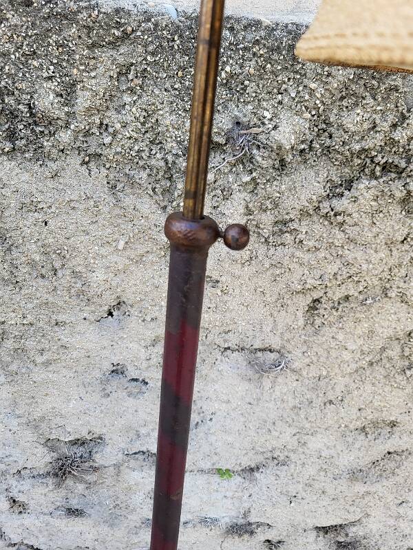 HEIGHT-ADJUSTABLE WROUGHT IRON FLOOR LAMP