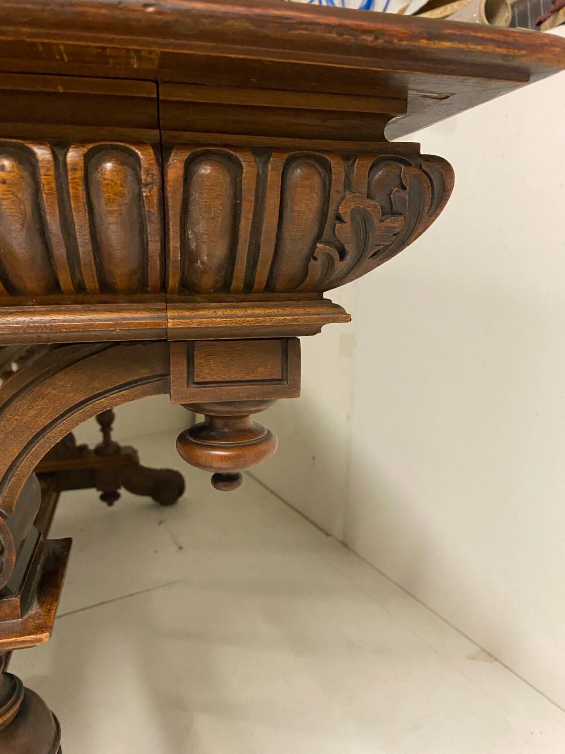 Henri II desk table