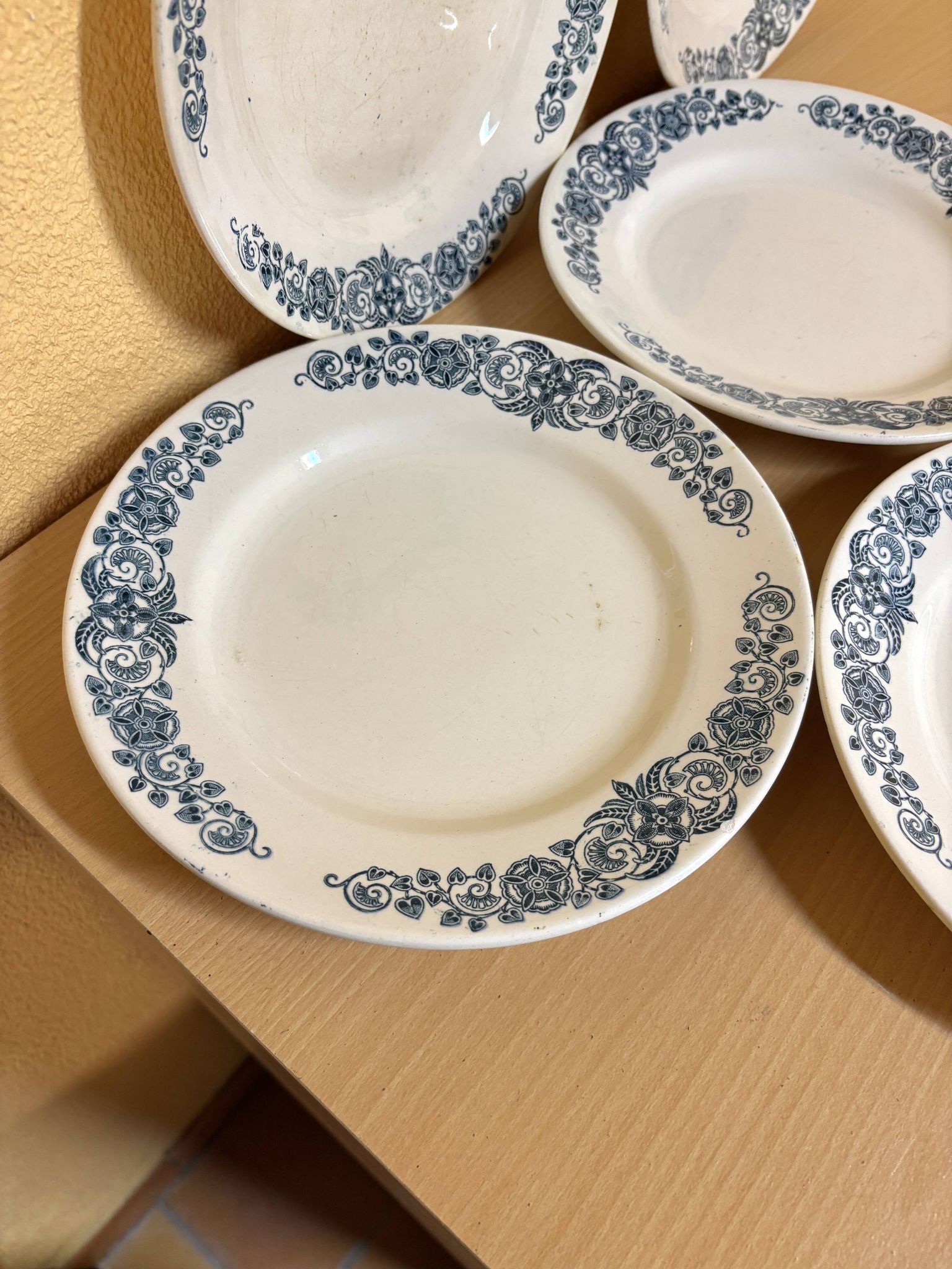 Longchamp Terre De Fer Alesia - 6 flat plates in antique earthenware