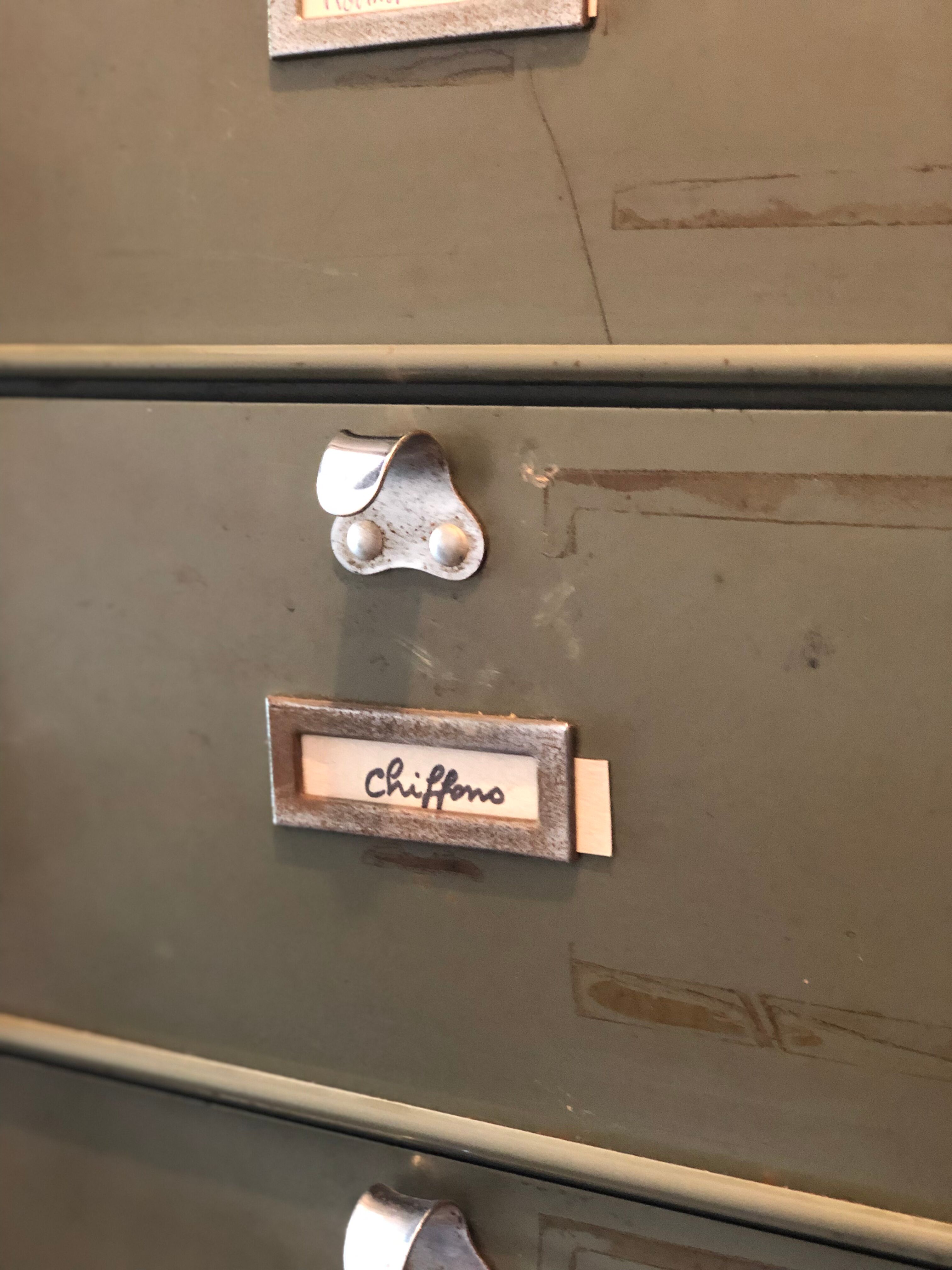 Industrial locker cabinet with valves