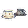 Paire de tasses barbotine vintage avec sous tasses motif vichy bleu et fruits