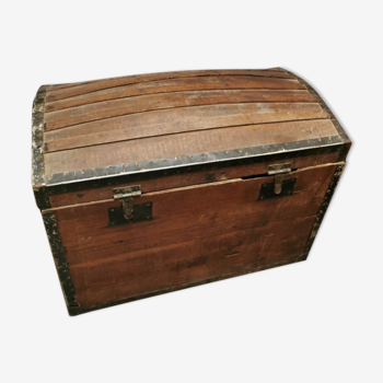 LARGE Pirate chest in oak and wrought iron