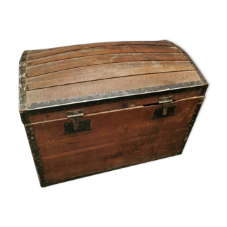 LARGE Pirate chest in oak and wrought iron