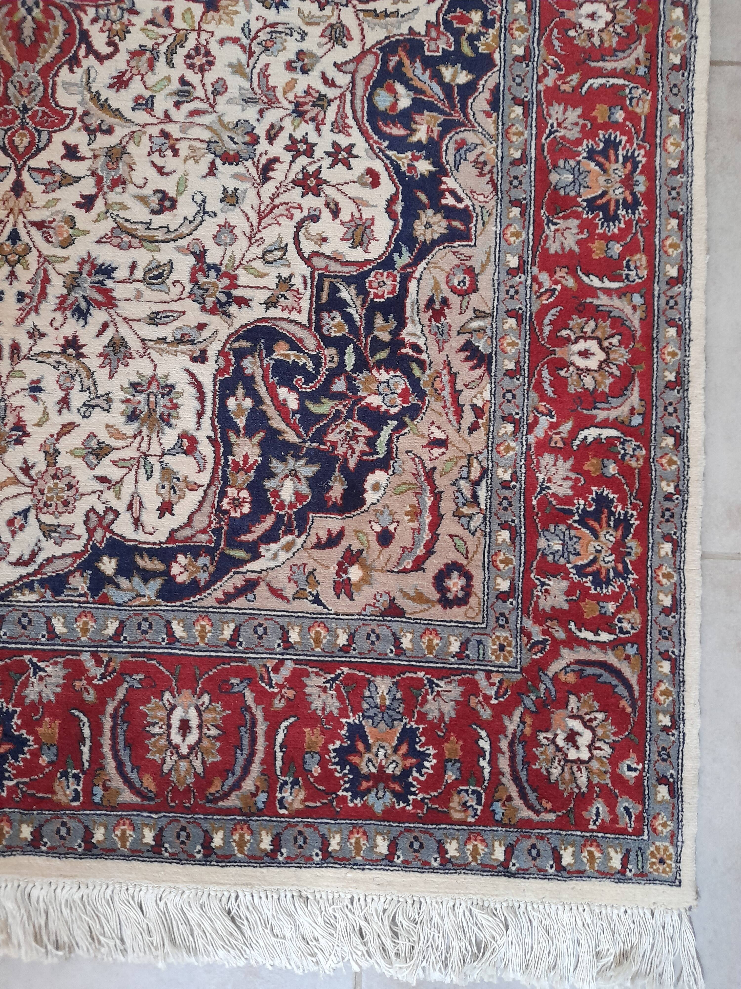 Oriental rug 191x124cm hand-knotted
