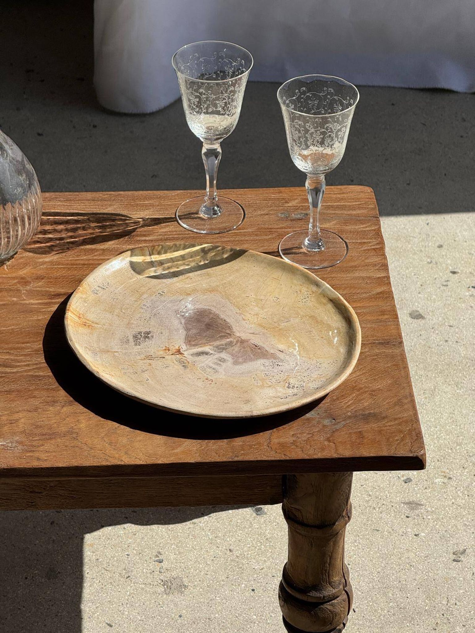 Petrified wood catchall or dish, beige with a brown spot in the centre, D24-27 -377.