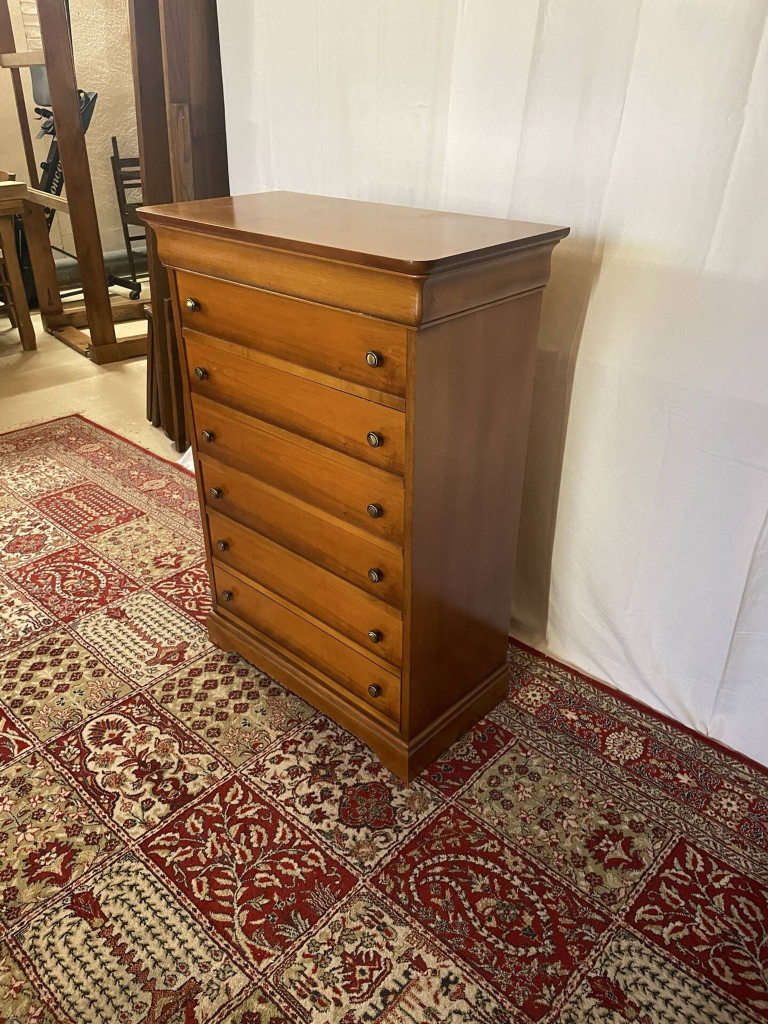 Tall chest of drawers with 6 drawers