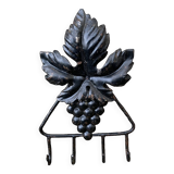 Wall key holder 1968 in iron 17cm bunch reason leaf vine old vintage wine Made in France