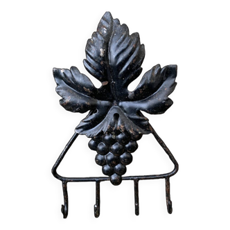 Wall key holder 1968 in iron 17cm bunch reason leaf vine old vintage wine Made in France