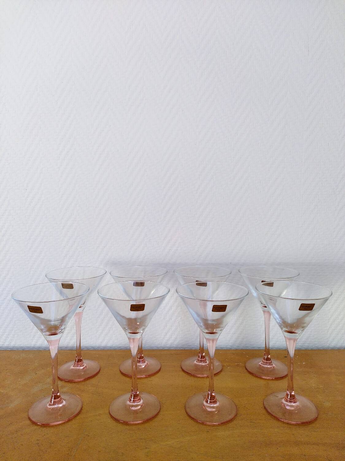 8 Luminarc pink cocktail glasses