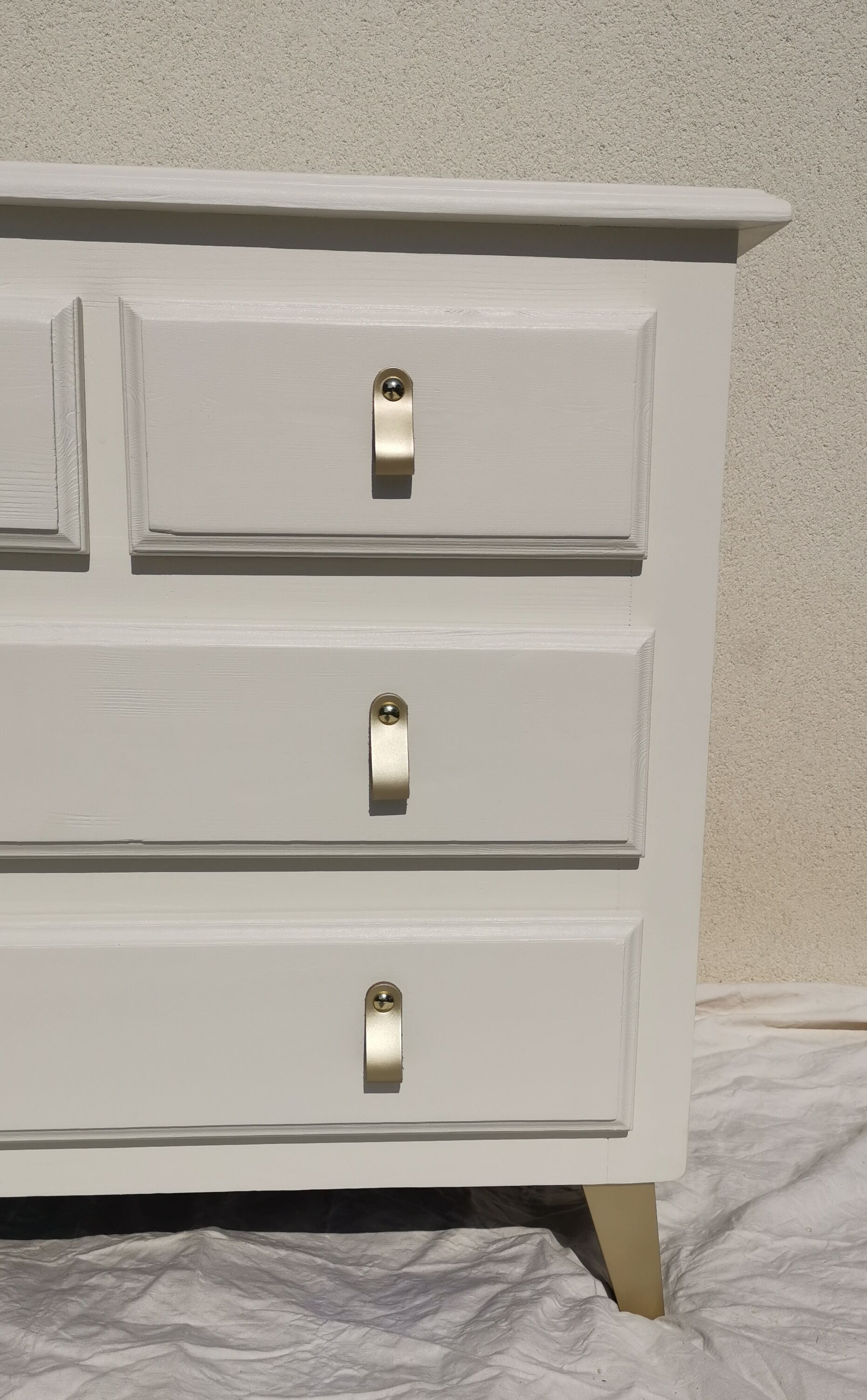 Chest of drawers