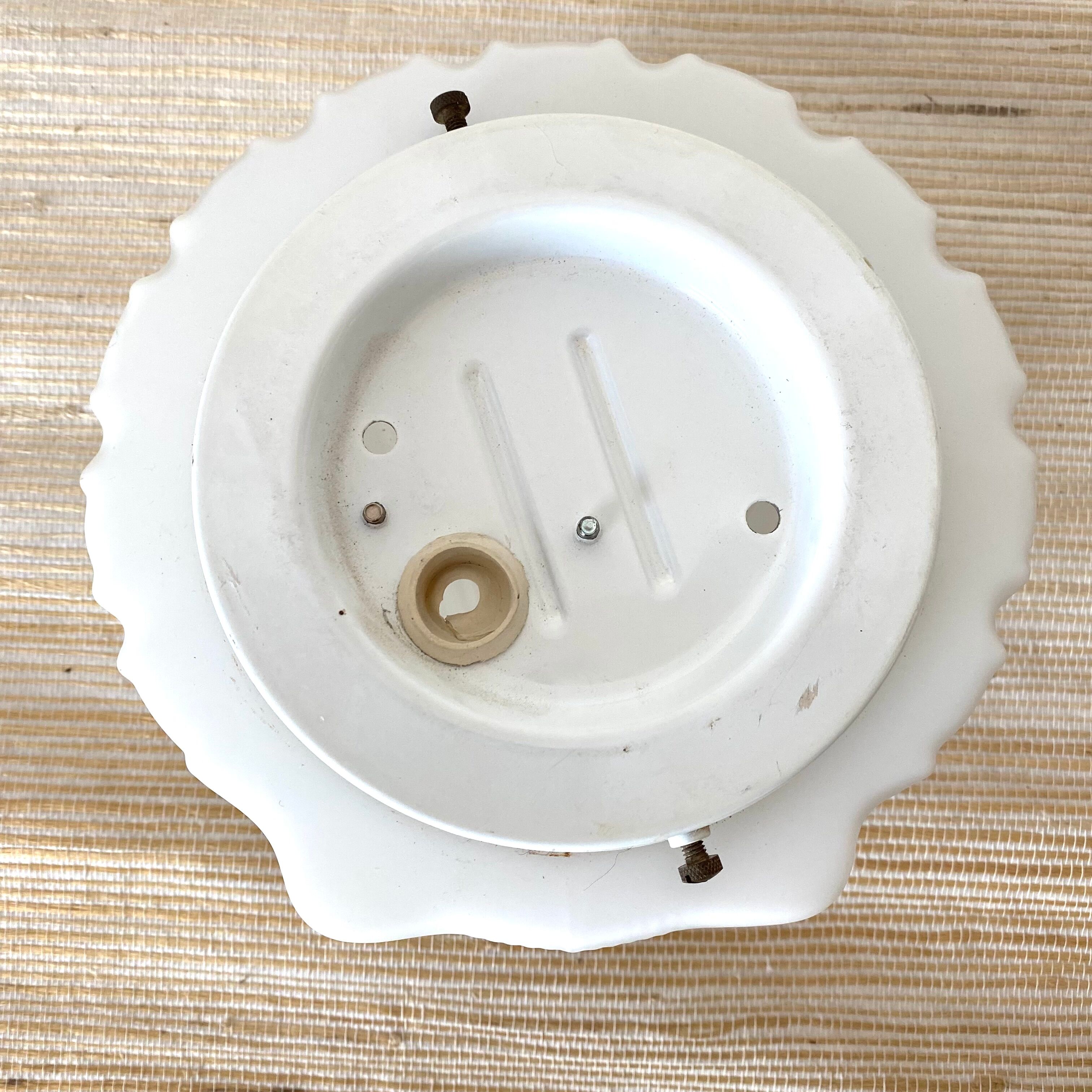 Opaline shell ceiling lamp