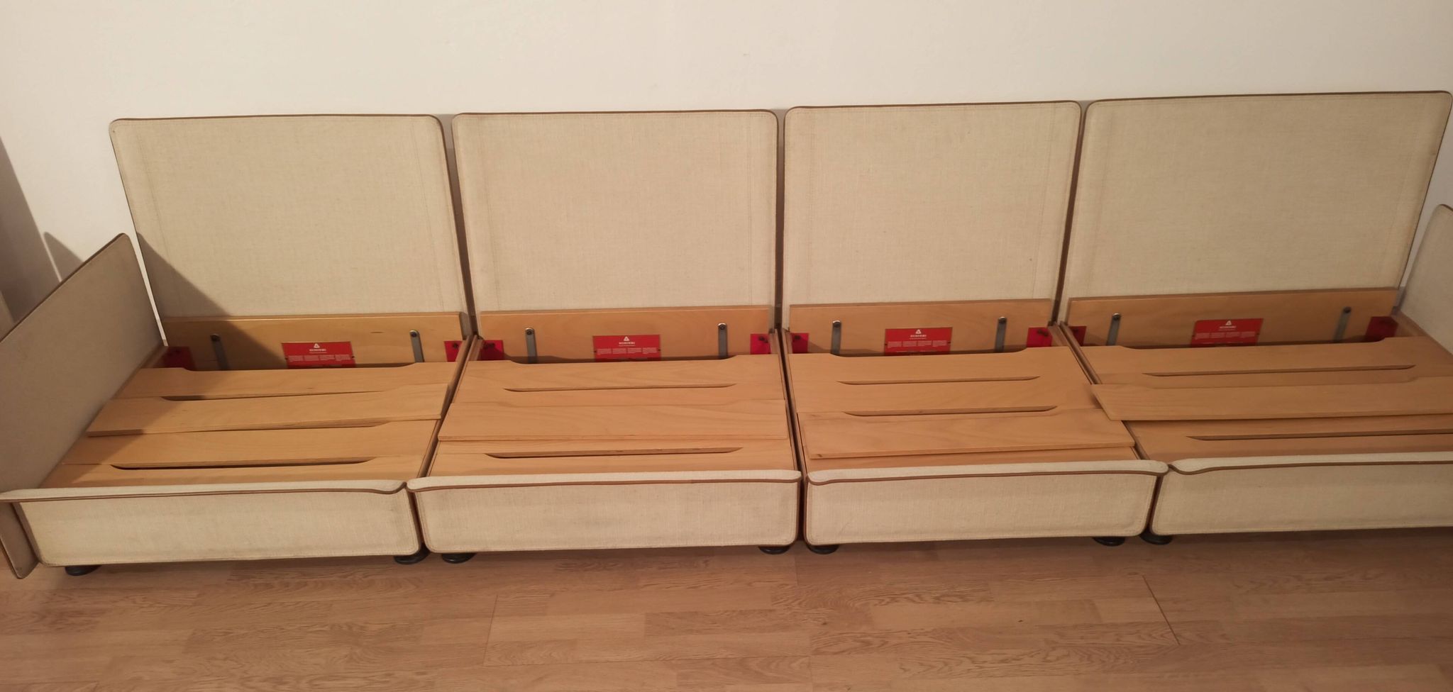 Canapé modulable de Riccardo Arbizzoni pour Zanotta 1978. Modèle Redifiori lot de 5