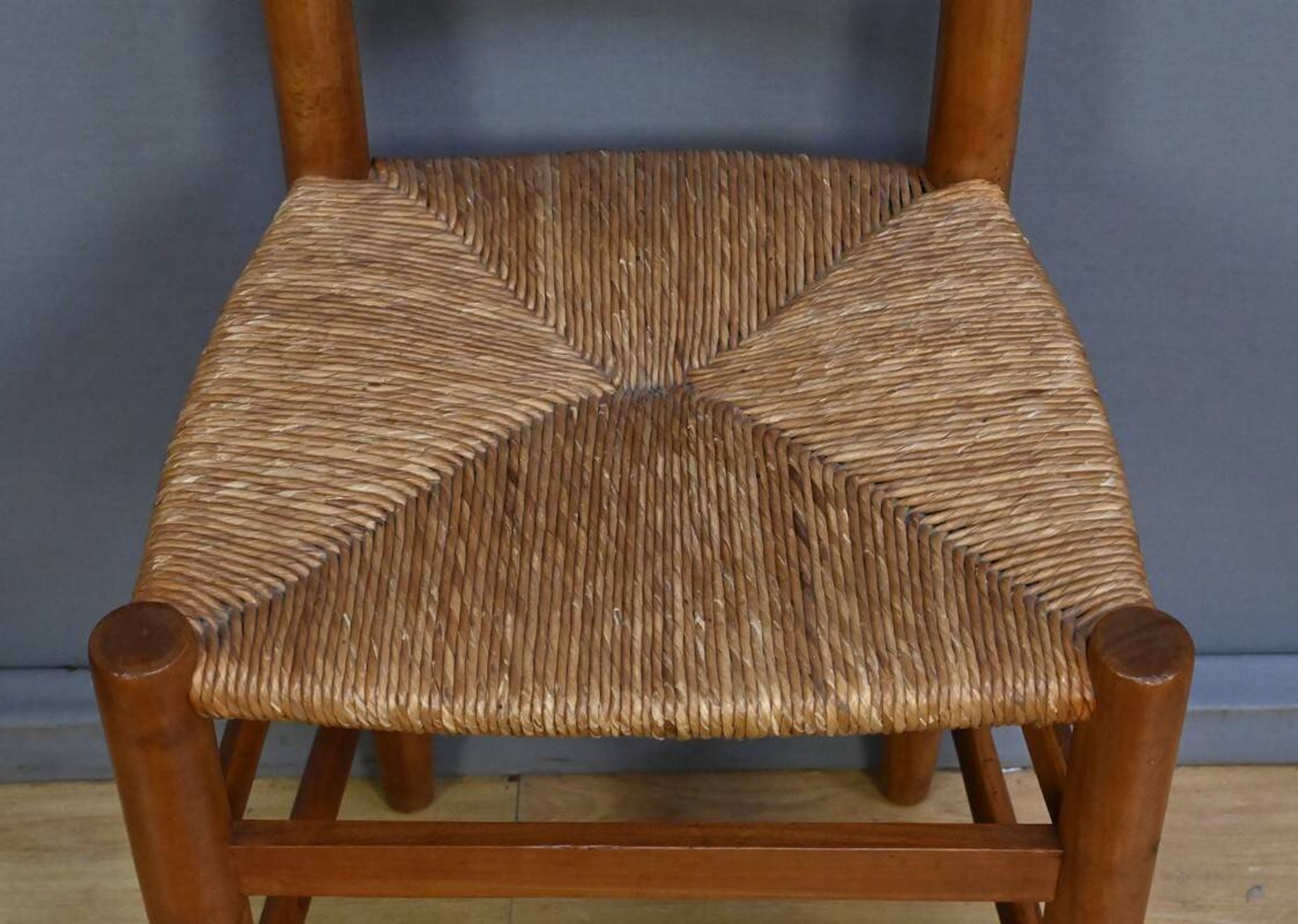 Paire de chaises paillées en merisier – fin XIXe