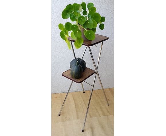 Table or plant door