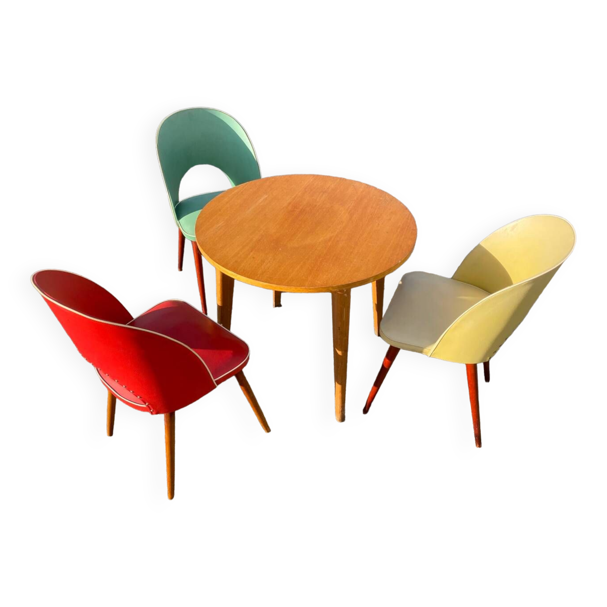 Table and its 3 vintage chairs
