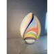 Lampe de table œuf blanc avec décor multicolore par Simoeng