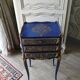 Table de chevet relookée classique – meuble décoratif bleu et doré