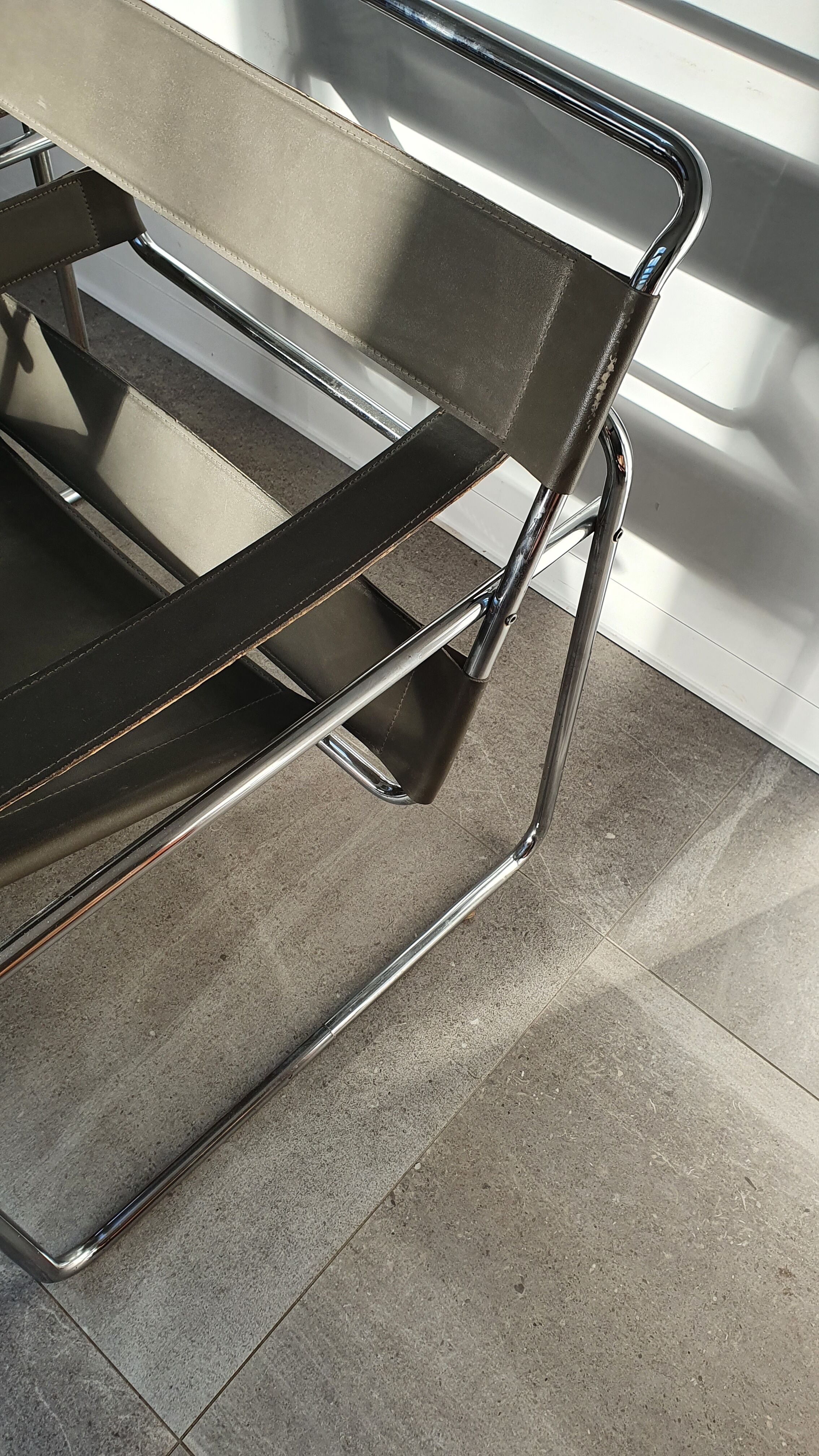 Fauteuil Wassily par Marcel Breuer années 80