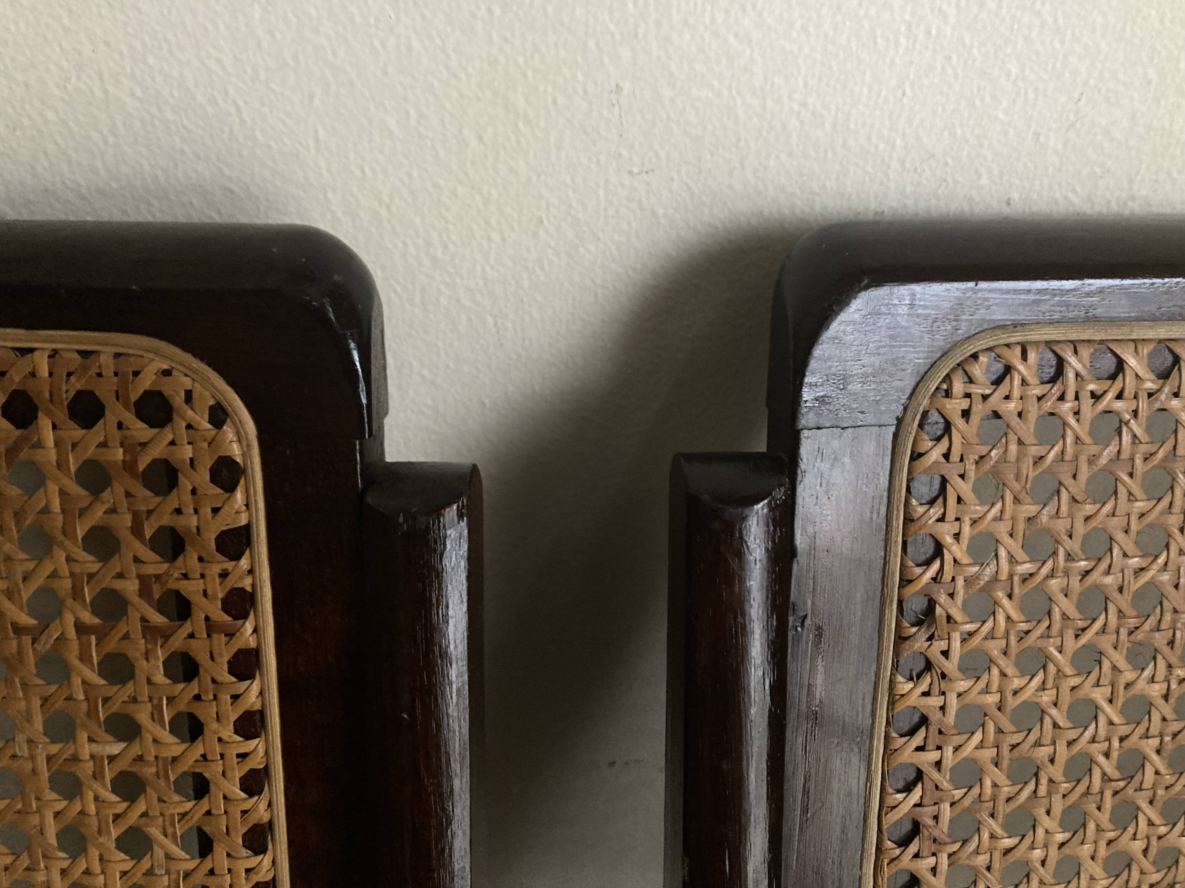 Paire de chaises pliantes cannées 1960