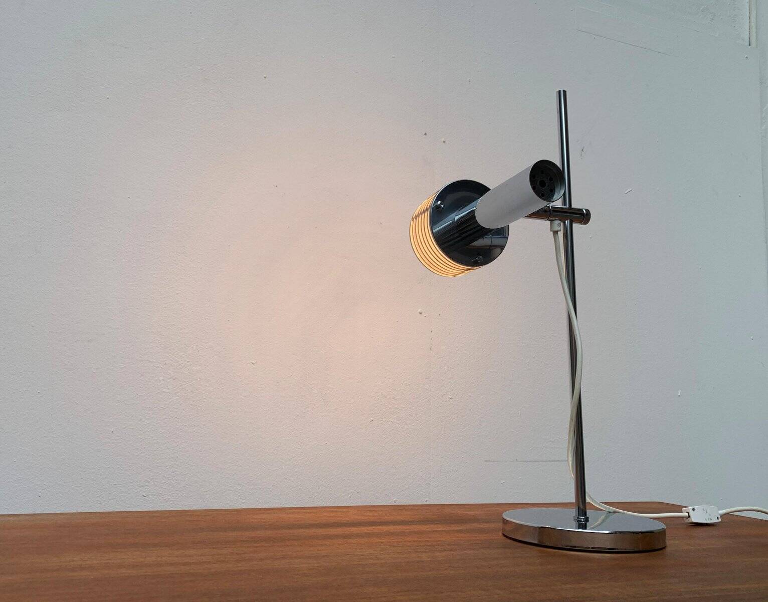 Lampe de table à lames chromées de l’ère spatiale