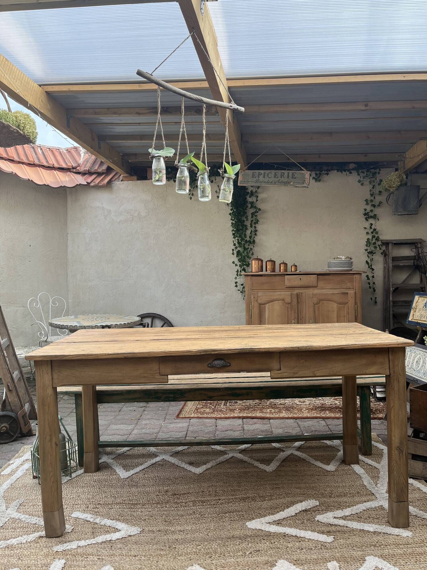 Farm table