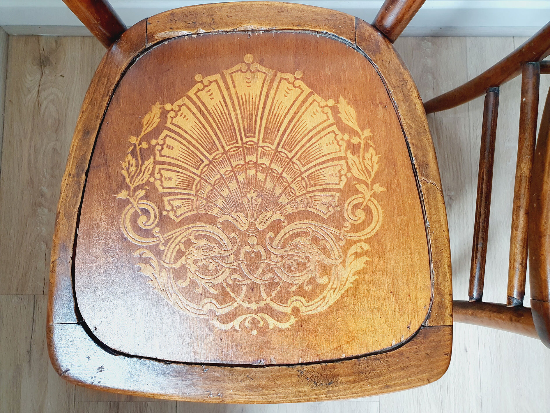 Paire de chaises bistrot art nouveau