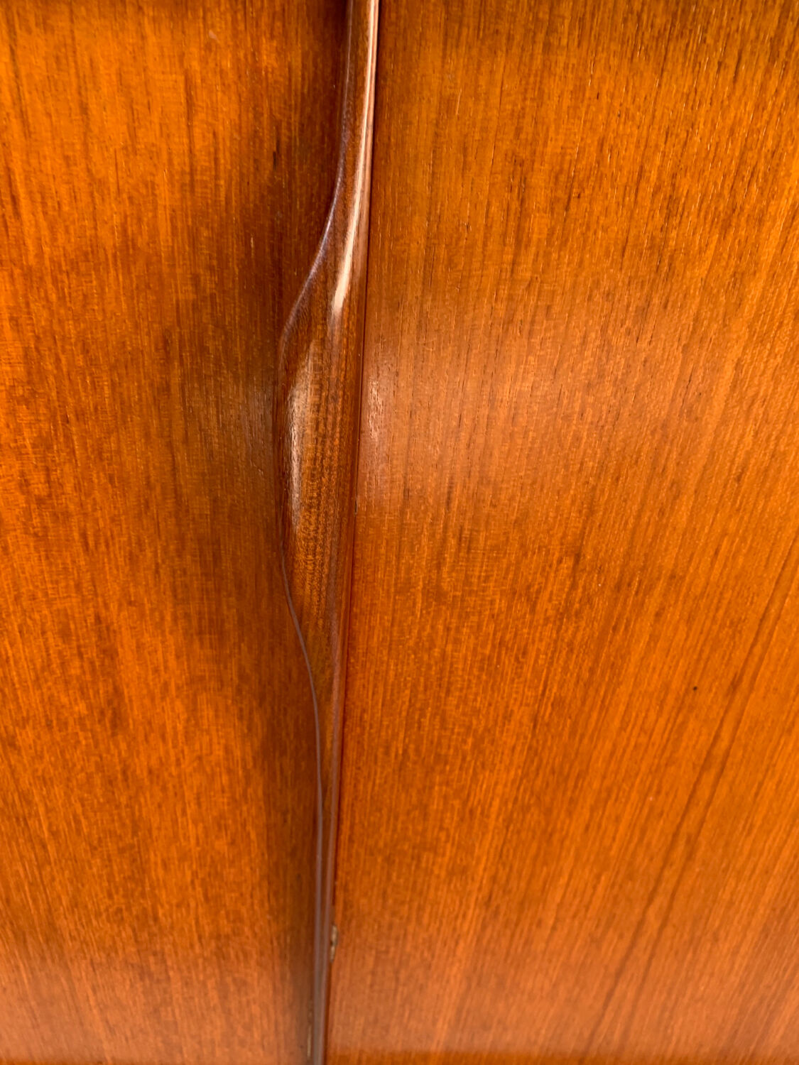 Mahogany veneer sideboard from the 60s