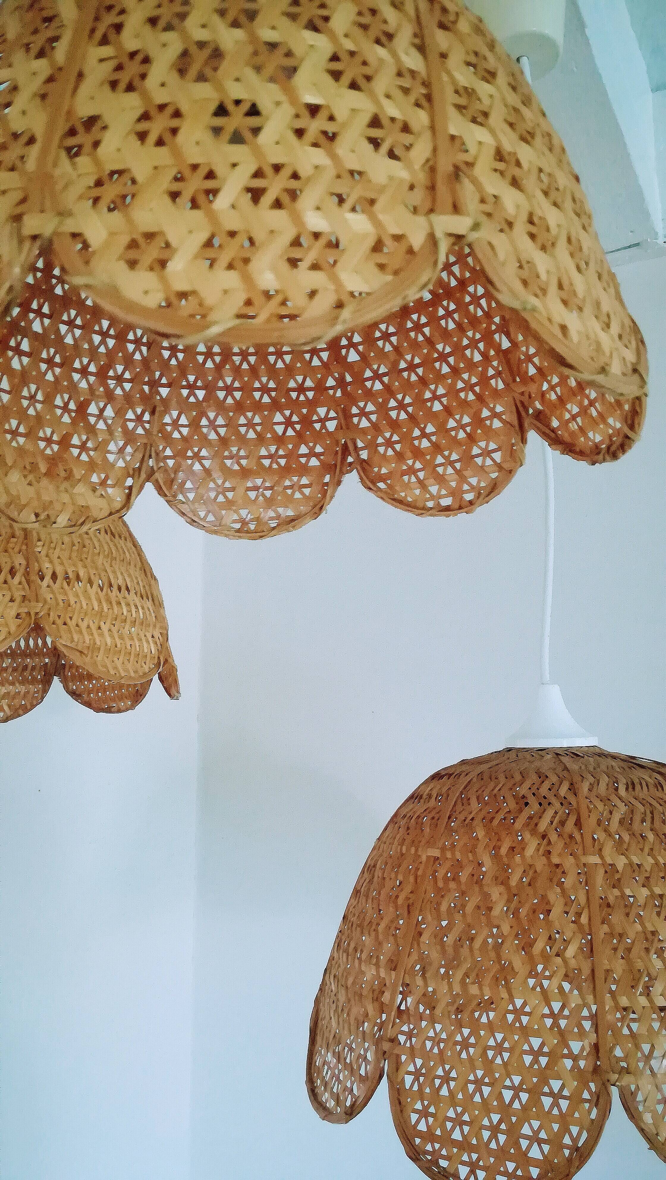 Trio de suspensions fleurs rotin vintage