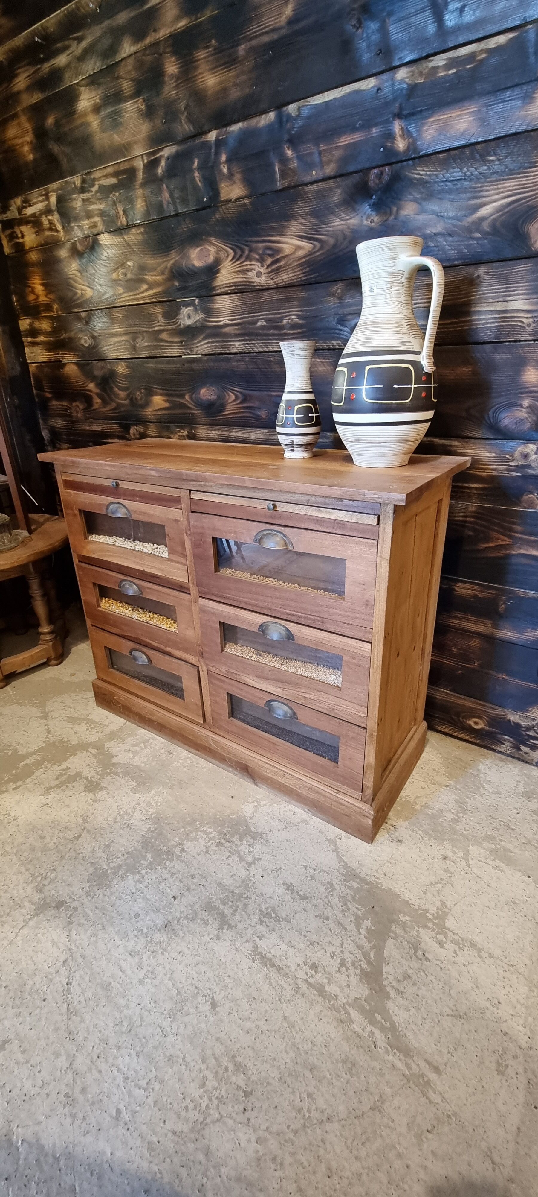 Meuble by trade (grain maker)