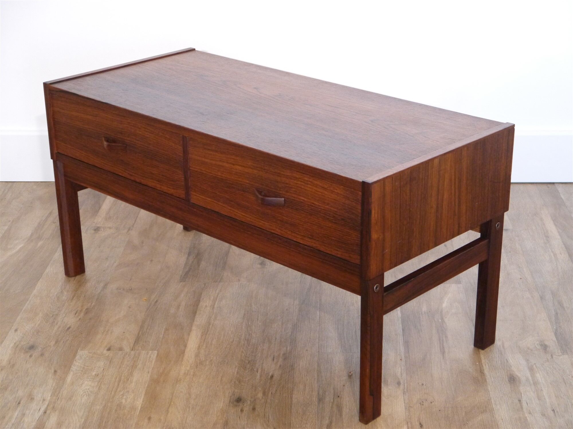 Commode scandinave en palissandre