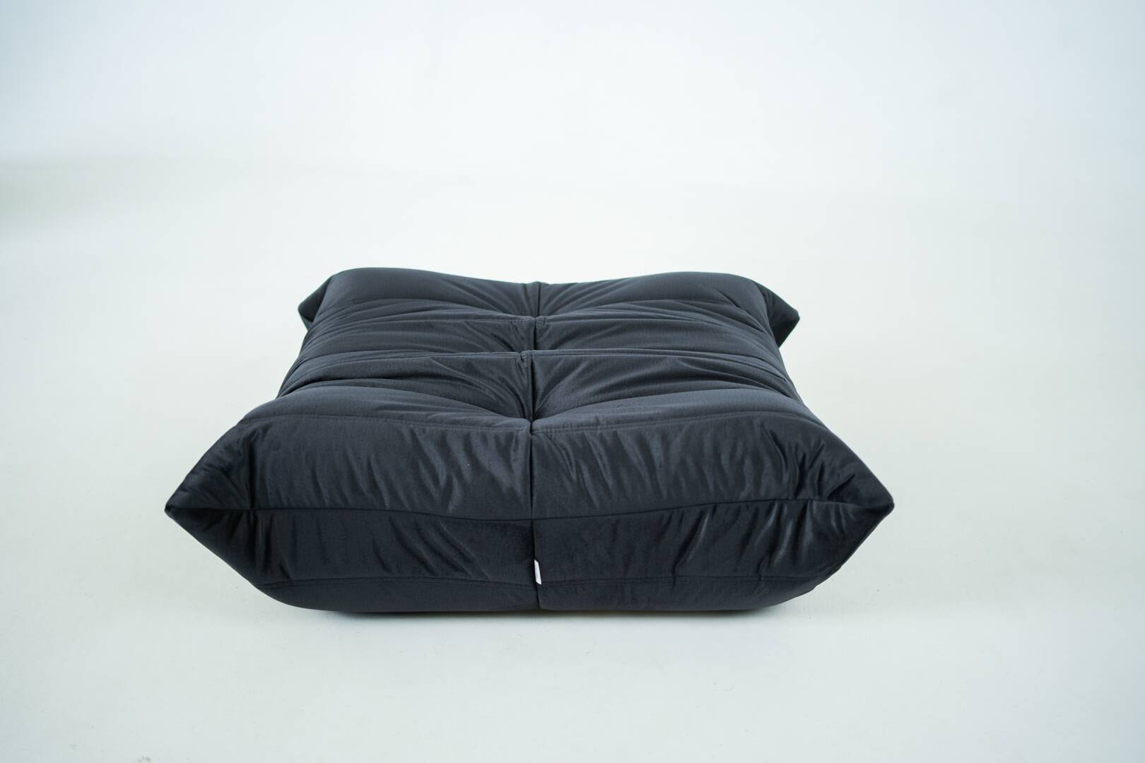 Togo set of chair and pouf in black shiny velvet