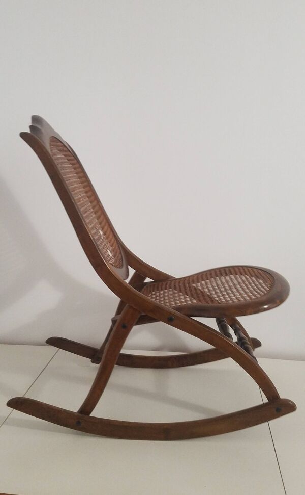 Fauteuil à bascule en cannage vintage
