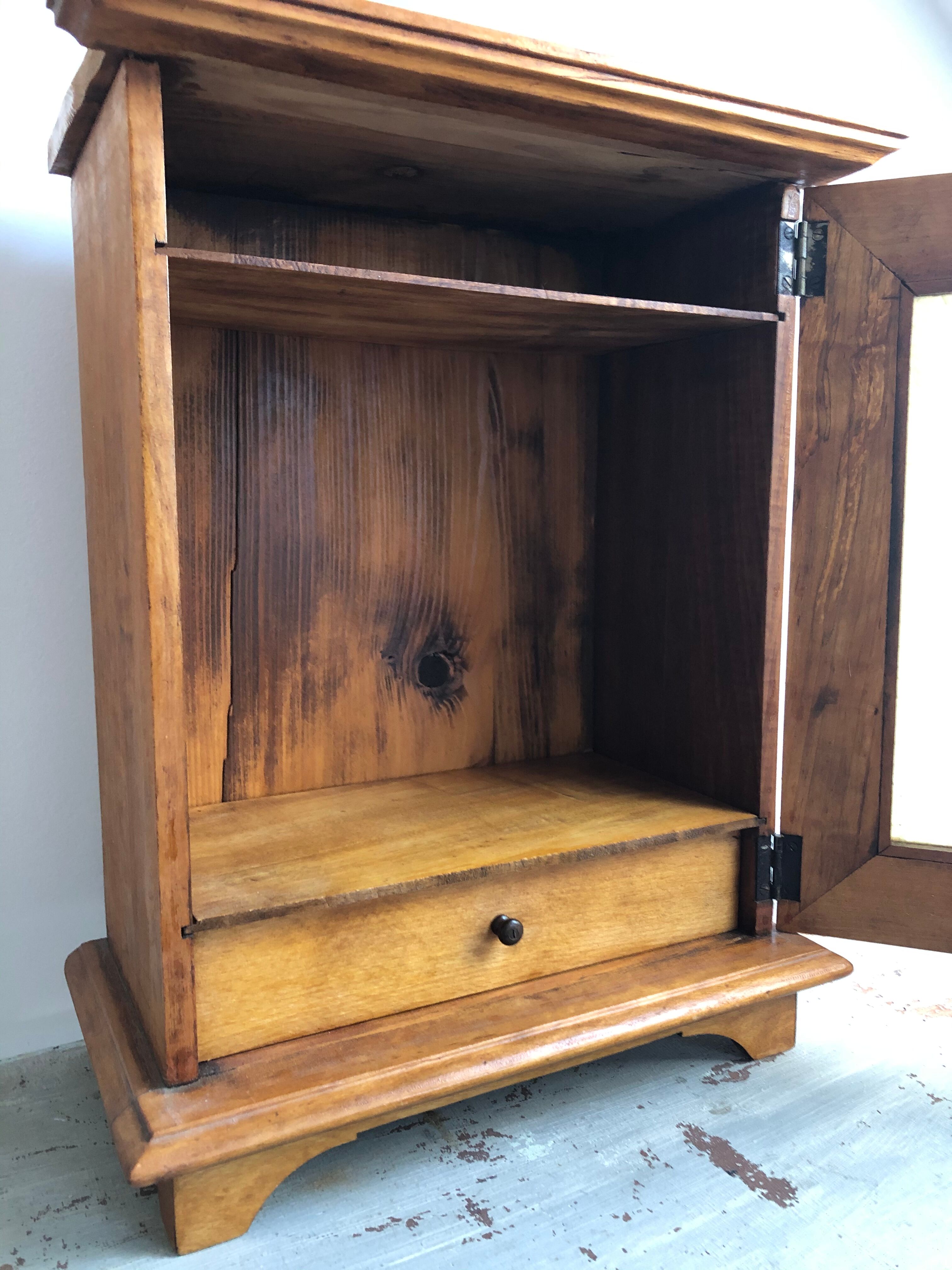 Armoire ancienne  à poser ou à suspendre