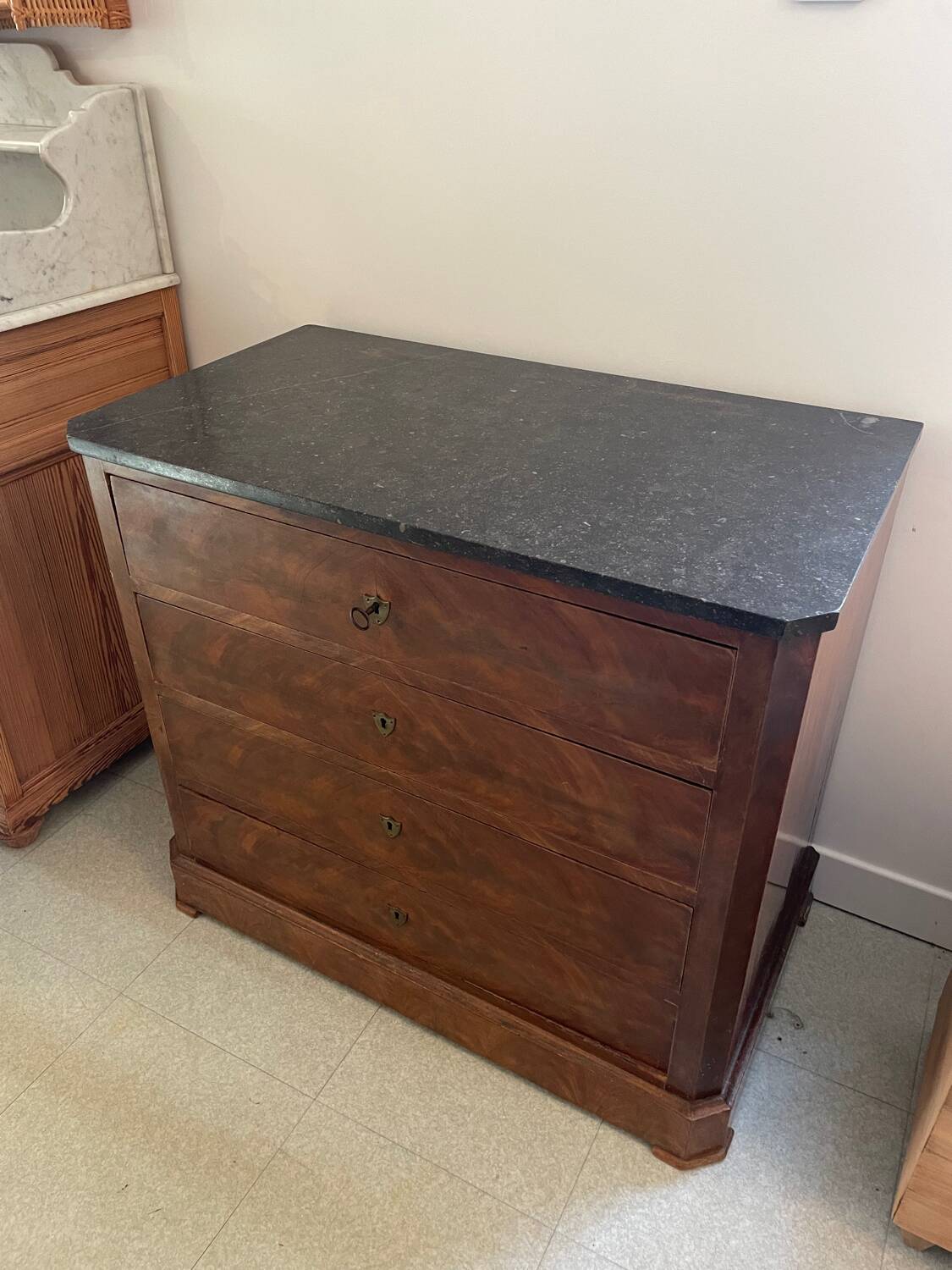 Commode Louis Philippe marbre noir