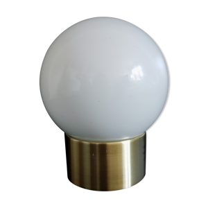 Lampe boule vintage laiton et opaline