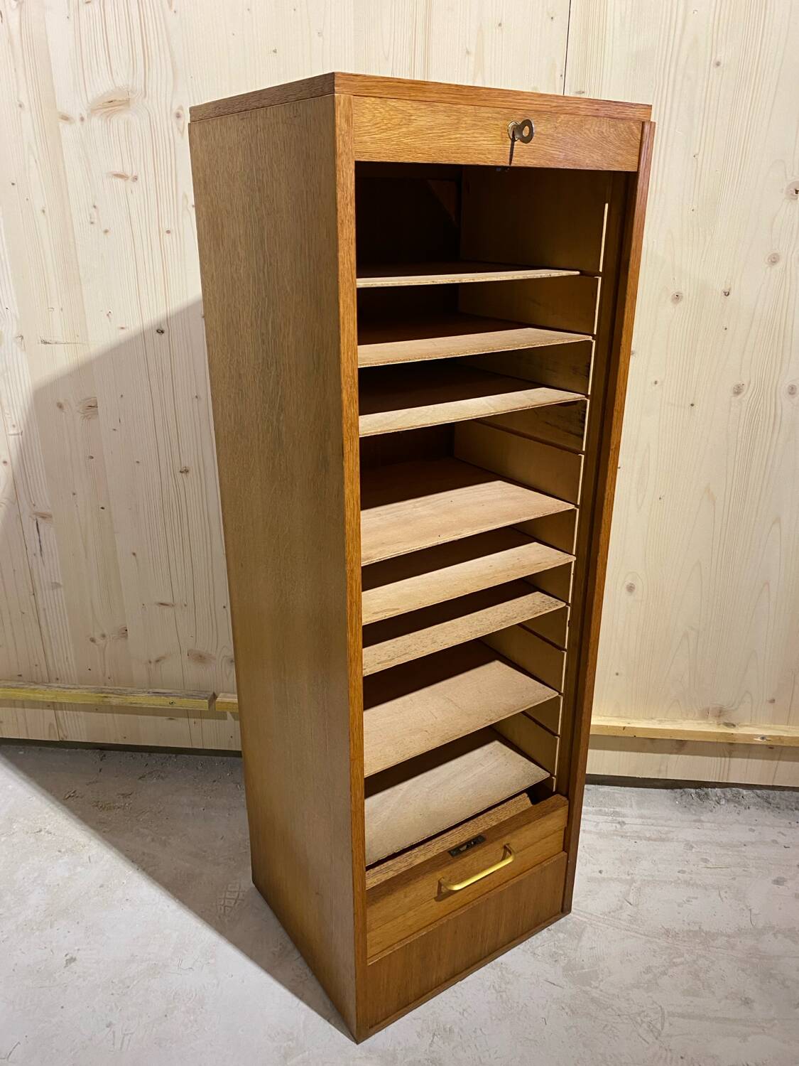 Curtain filing cabinet