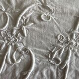 Drap brodé en lin et coton