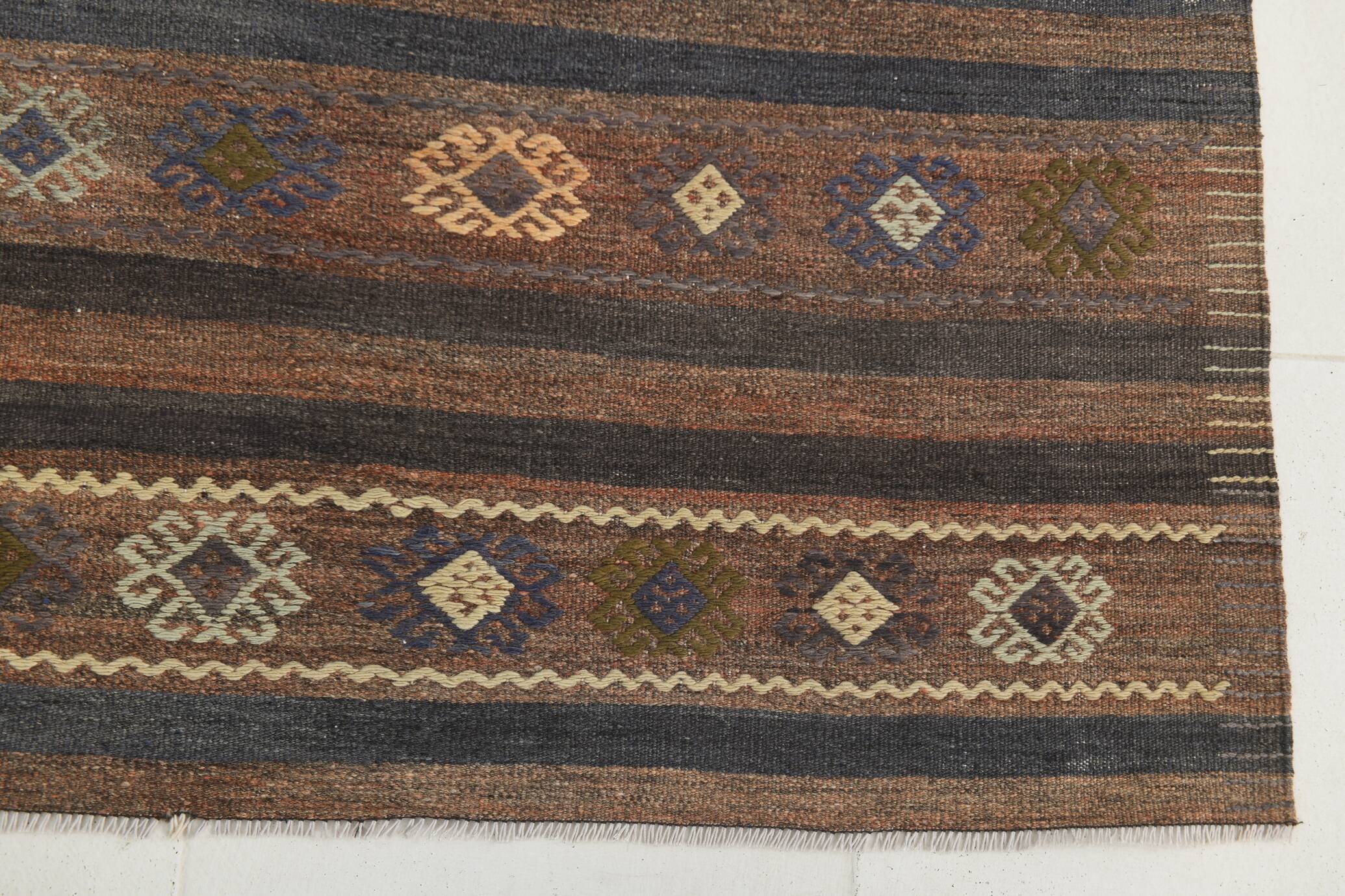 6x9 Brown Grenn Handmade Persian Kilim Rug, 187x286Cm