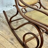 Thonet rocking chair in curved wood and cane from the 1900s