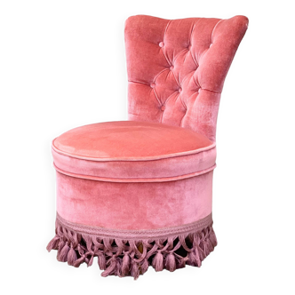 Fauteuil crapaud capitonné velours rose 1970