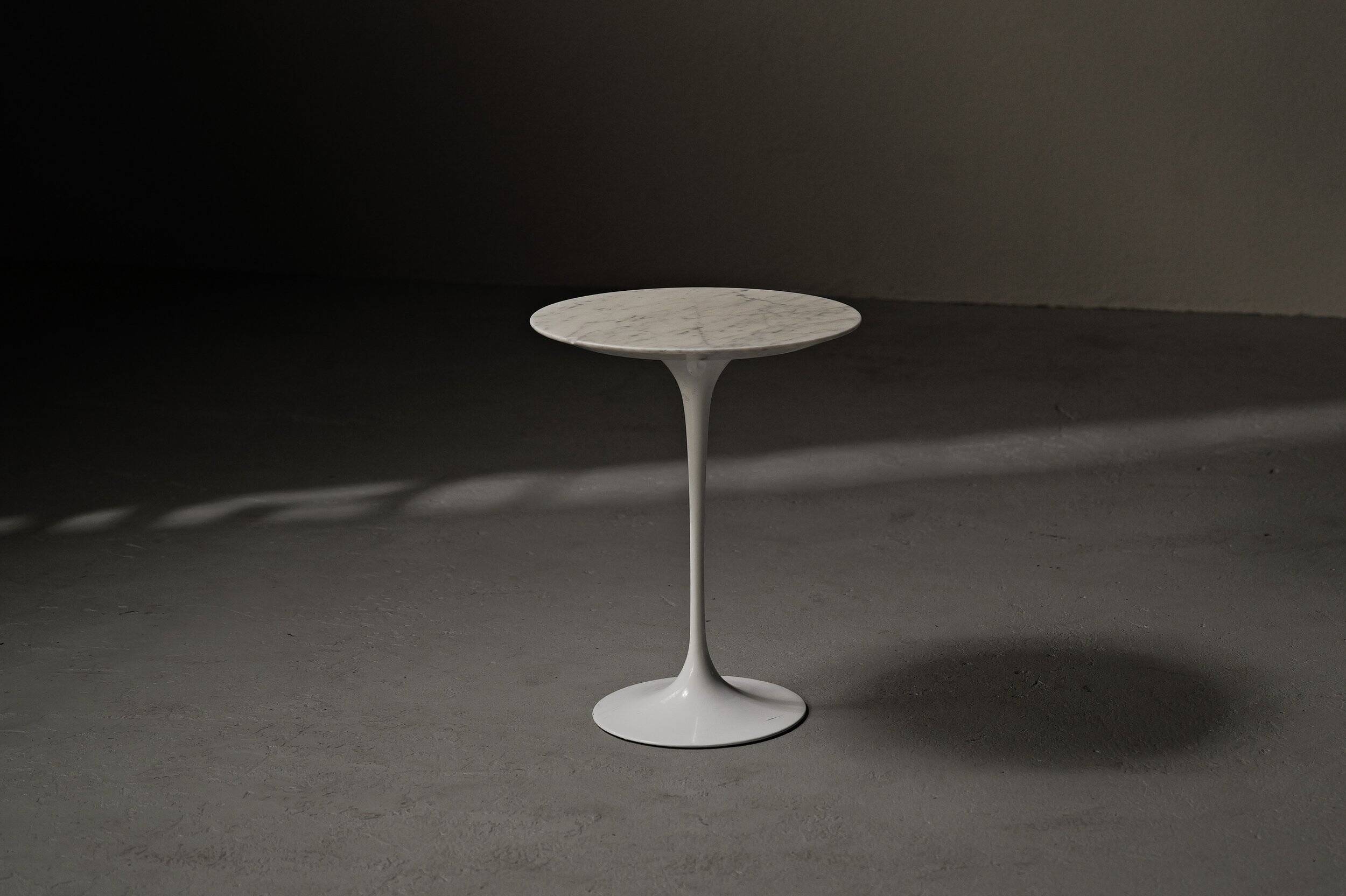Eero Saarinen pedestal table, Knoll International, circa 1970