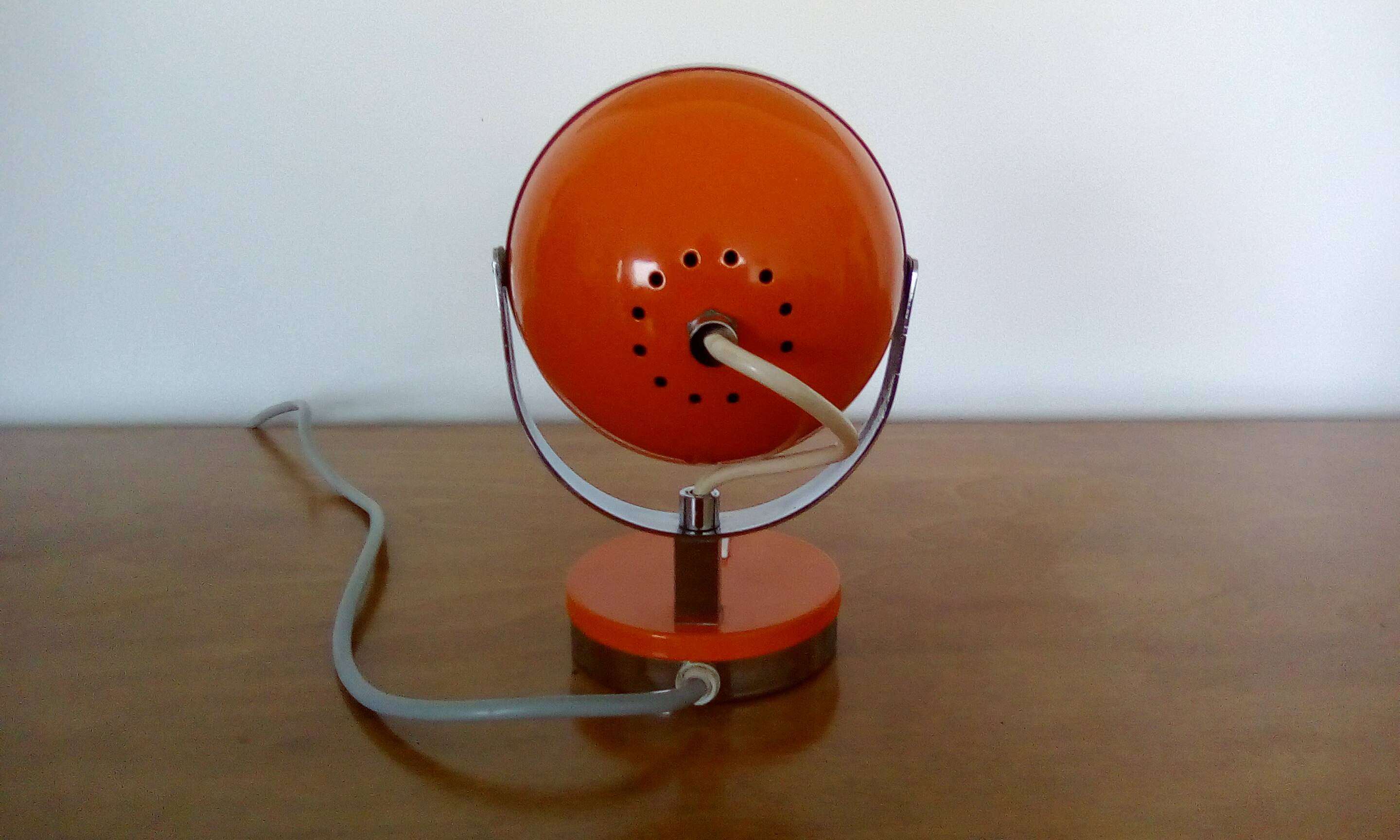 Lampe à poser eyeball orange et chrome