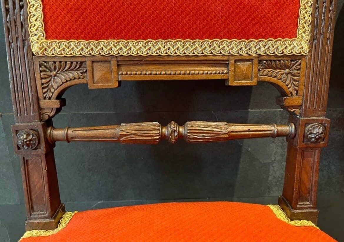 Pair of decorative chairs