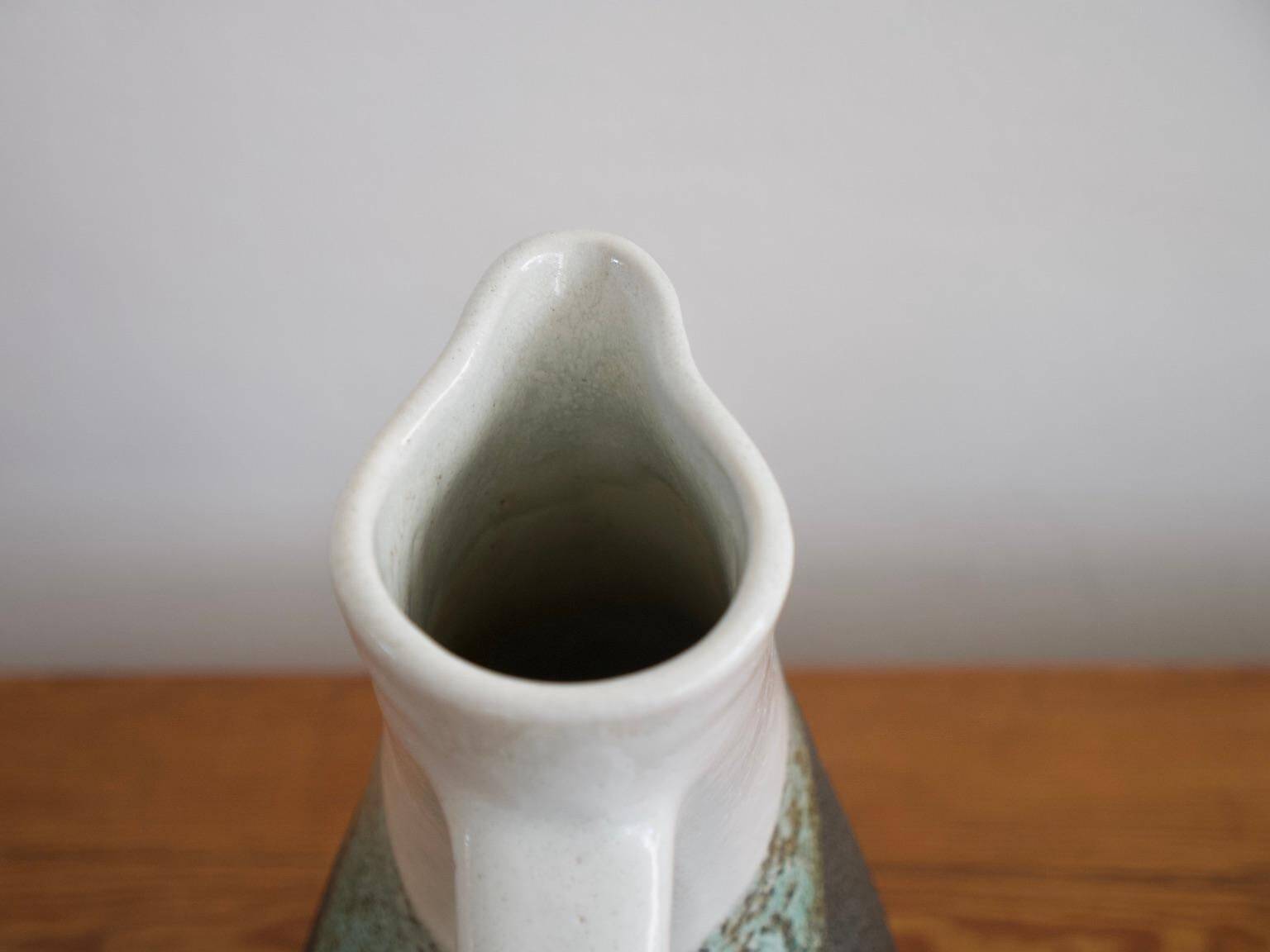 Ensemble de pichet et vase en faïence émaillée de Gilbert Valentin