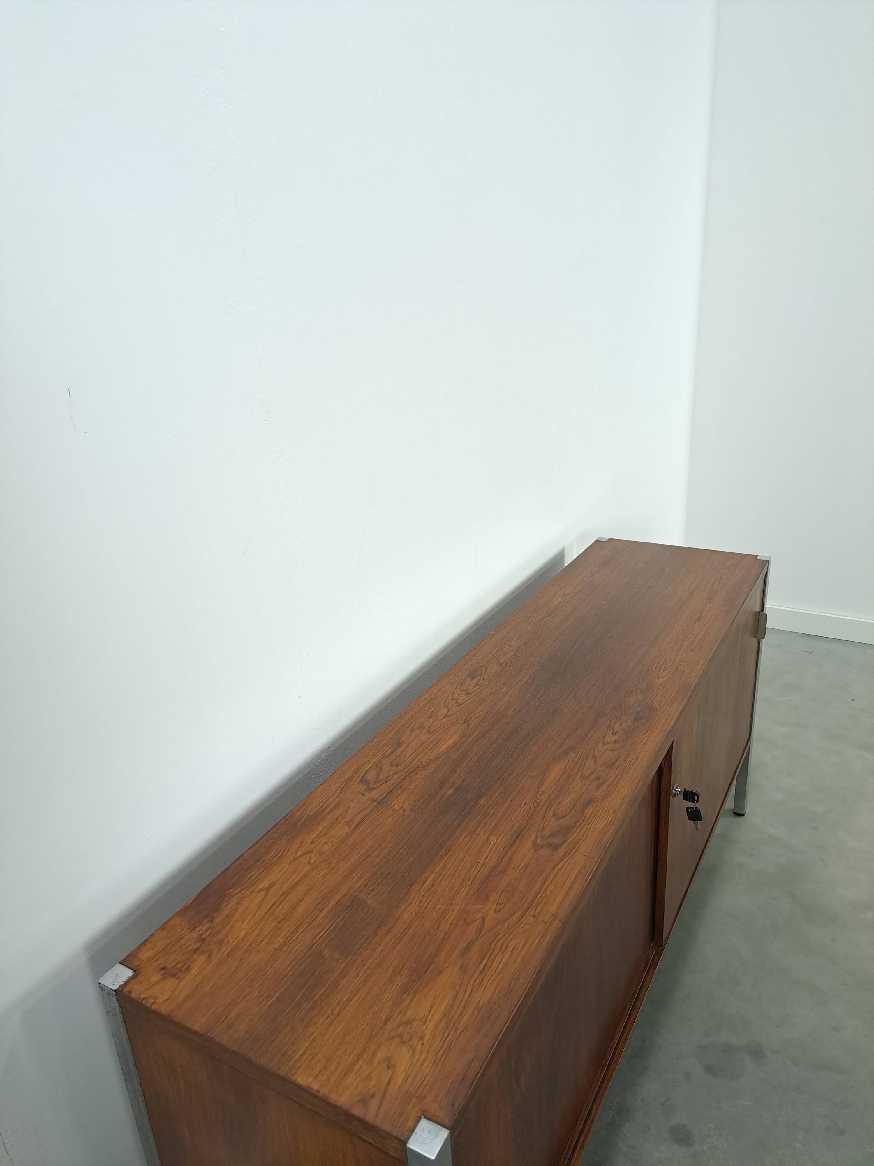 Enfilade en palissandre plus fin avec chromen poten, vintage kast